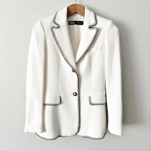 Zara Jackets & Blazers - Zara White Textured Tweed Blazer‎ Black Contrast Stitching Gold Buttons Size XS